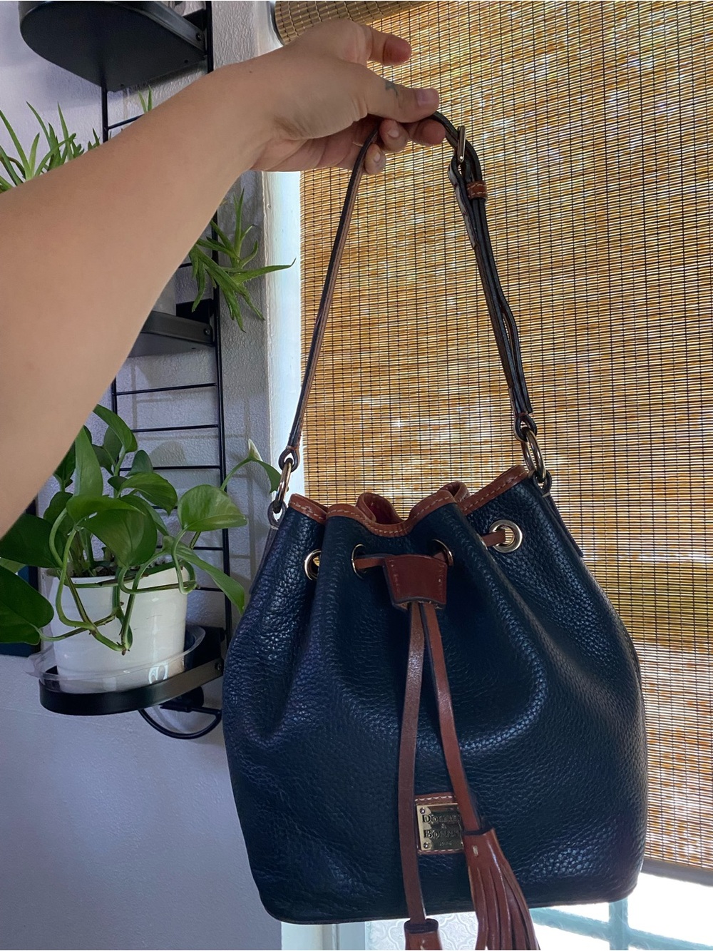 Dooney pebble leather bucket bag - Picture 13 of 14